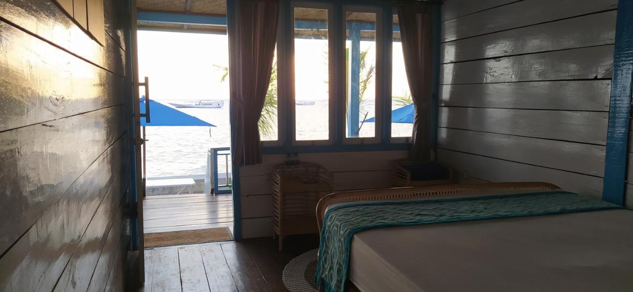 Moyo Island Resort Экстерьер фото