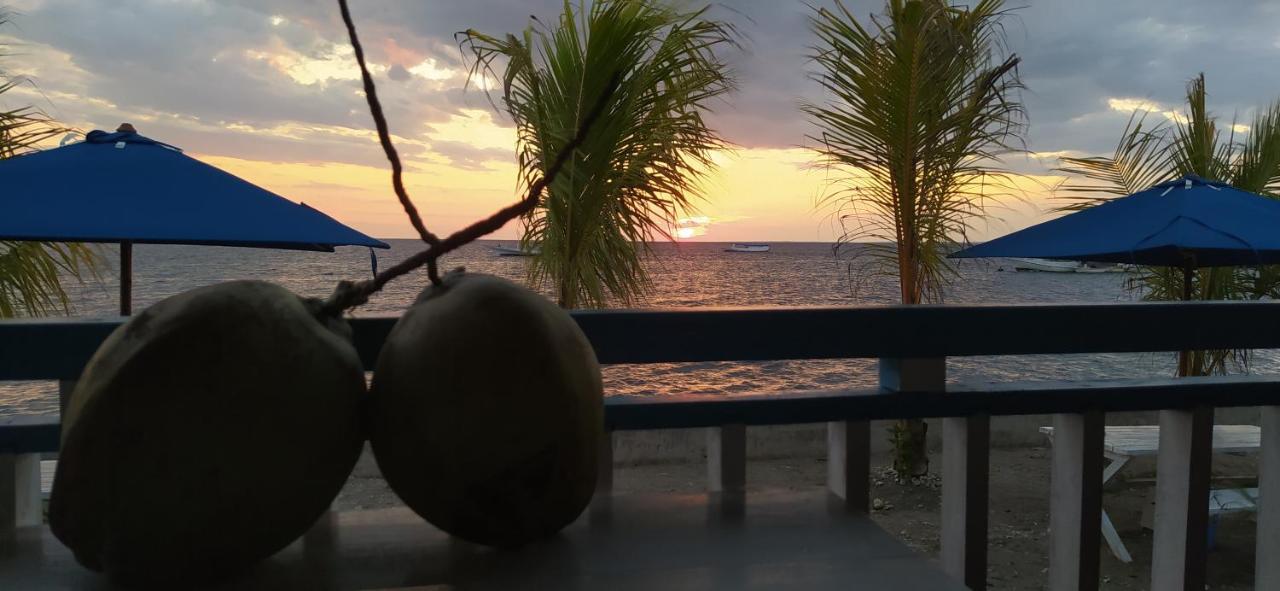 Moyo Island Resort Экстерьер фото