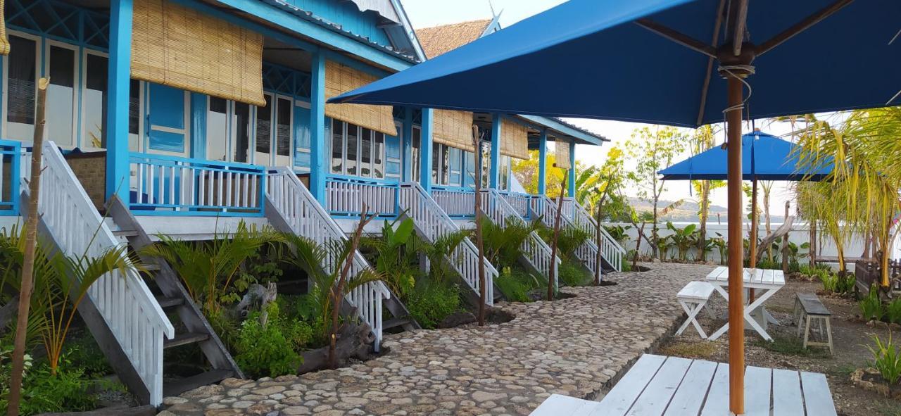 Moyo Island Resort Экстерьер фото