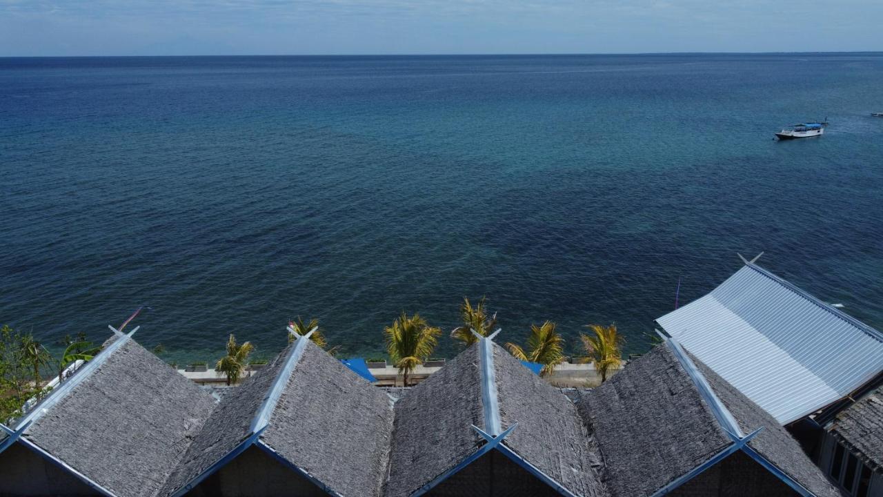 Moyo Island Resort Экстерьер фото