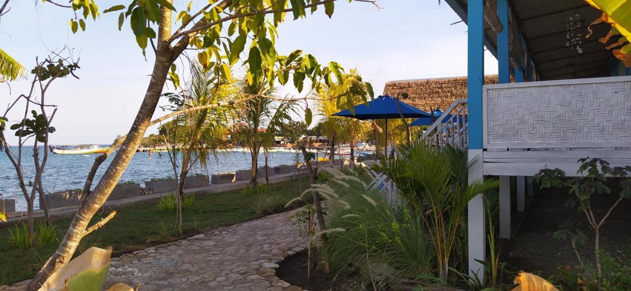 Moyo Island Resort Экстерьер фото