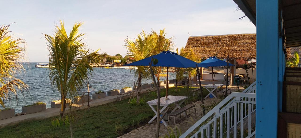 Moyo Island Resort Экстерьер фото