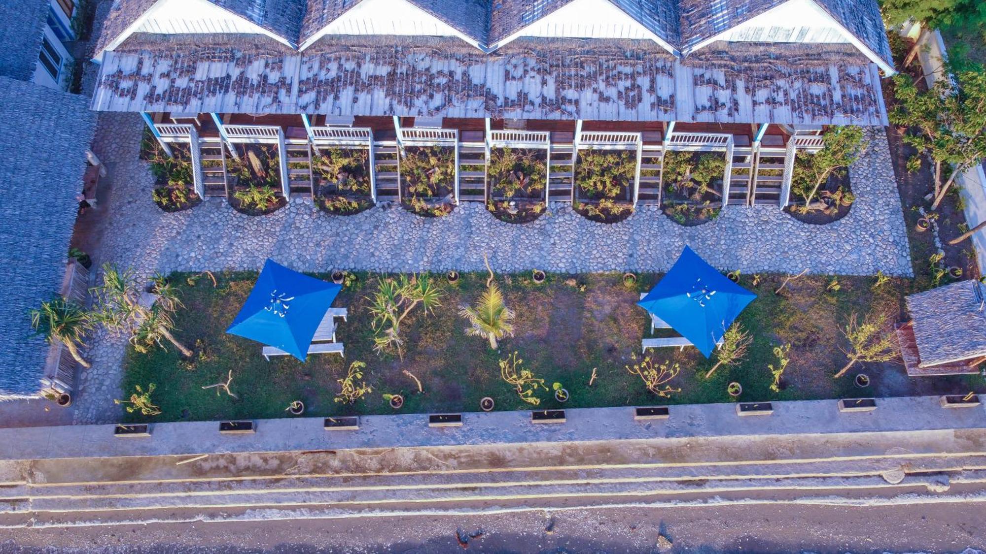 Moyo Island Resort Экстерьер фото