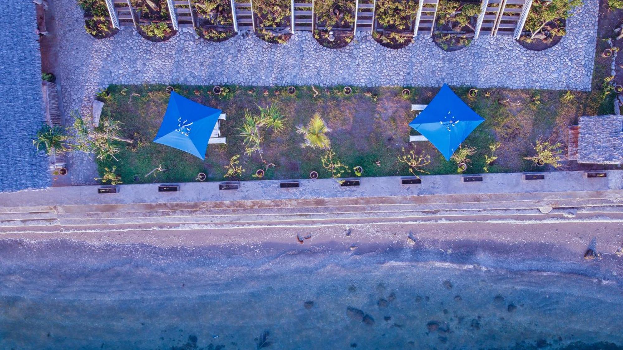 Moyo Island Resort Экстерьер фото